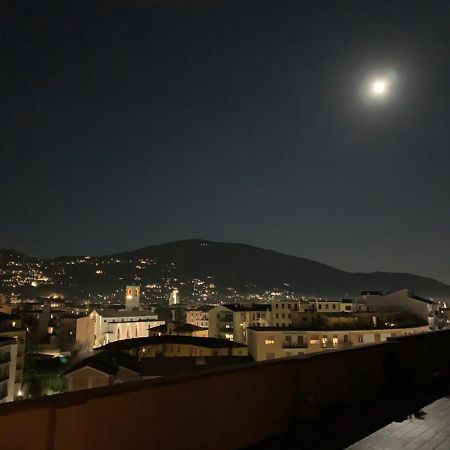 Attico Mansardato Affacciato Sul Cuore Di Brescia Exteriör bild