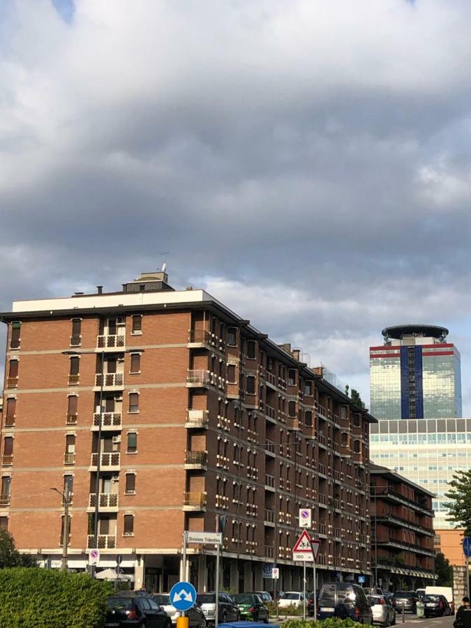 Attico Mansardato Affacciato Sul Cuore Di Brescia Exteriör bild
